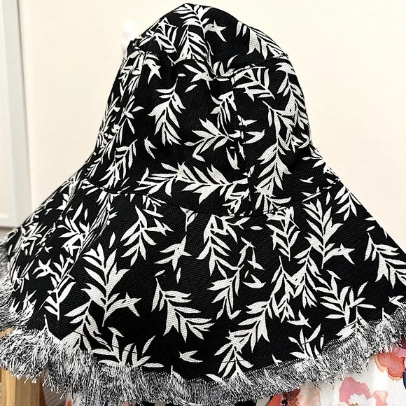 FRENCH CONNECTION | LEAF PRINT SUNHAT | Black & Ecru | NWT - Picture 10 of 12